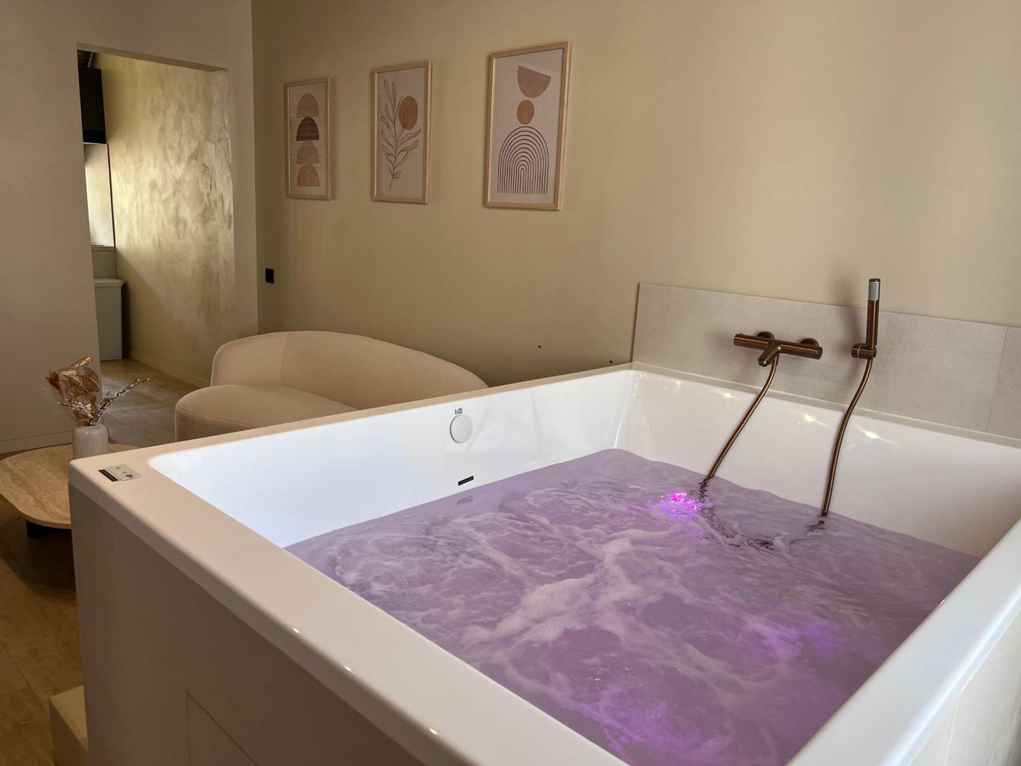 Harmony Room Suite Avec Balneo Angers Extérieur photo