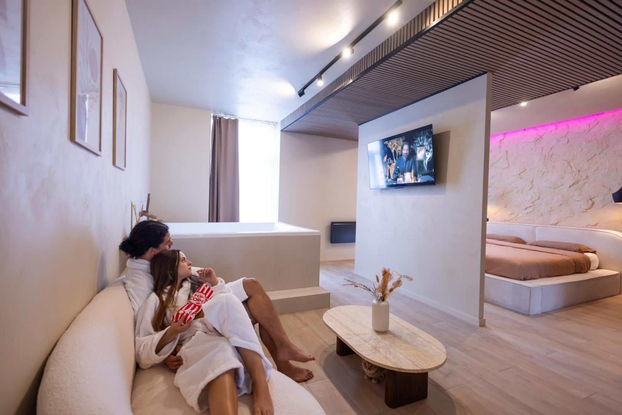 Harmony Room Suite Avec Balneo Angers Extérieur photo